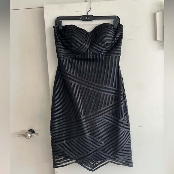 Sue Wong strapless dress. Black on black design. Fully lined. Straps.NWT.Size 10 - Picture 1 of 11